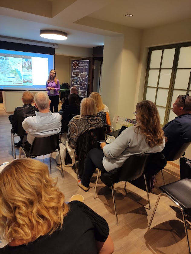 PRESENTATION OF NORTH KYNOURIA TO TRAVEL AGENTS AND TRAVEL GUIDES